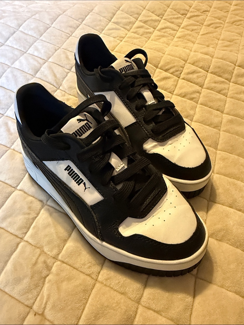 Puma tennis shoes
